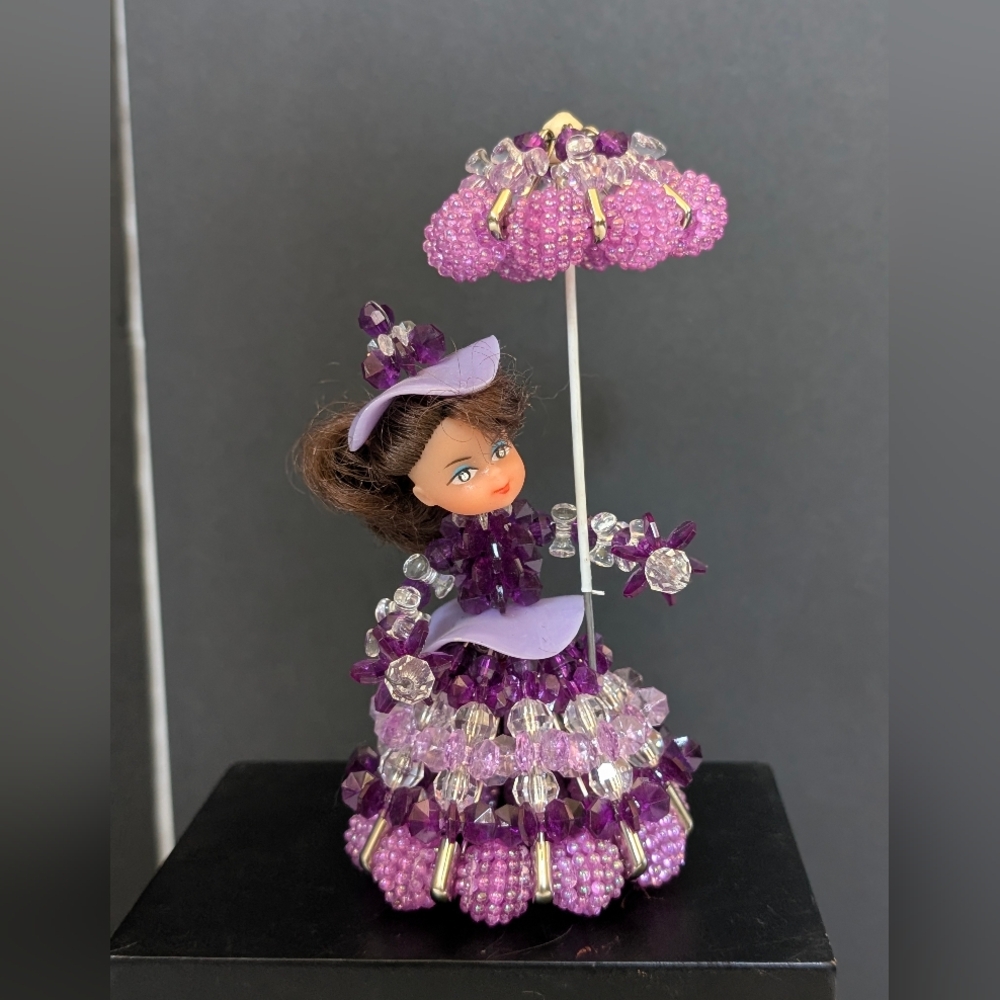 Vtg MCM Safety Pin Doll With Umbrella Beaded Art Purple & White beads. Used.